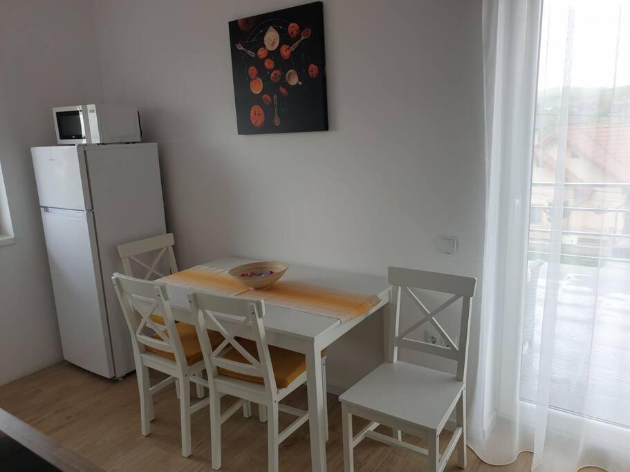 Max Studio Sancraiu de Mures Екстер'єр фото